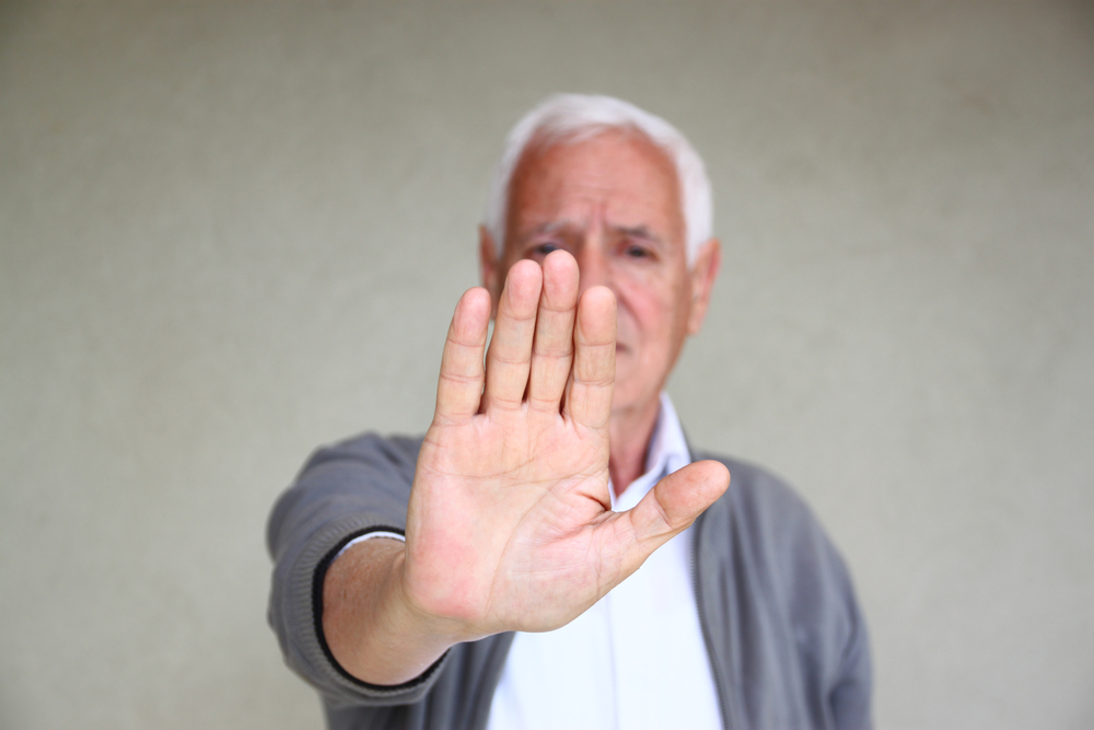 Read more about the article 10 TIPS FOR DEALING WITH ELDERLY PARENTS WHO REFUSE HELP